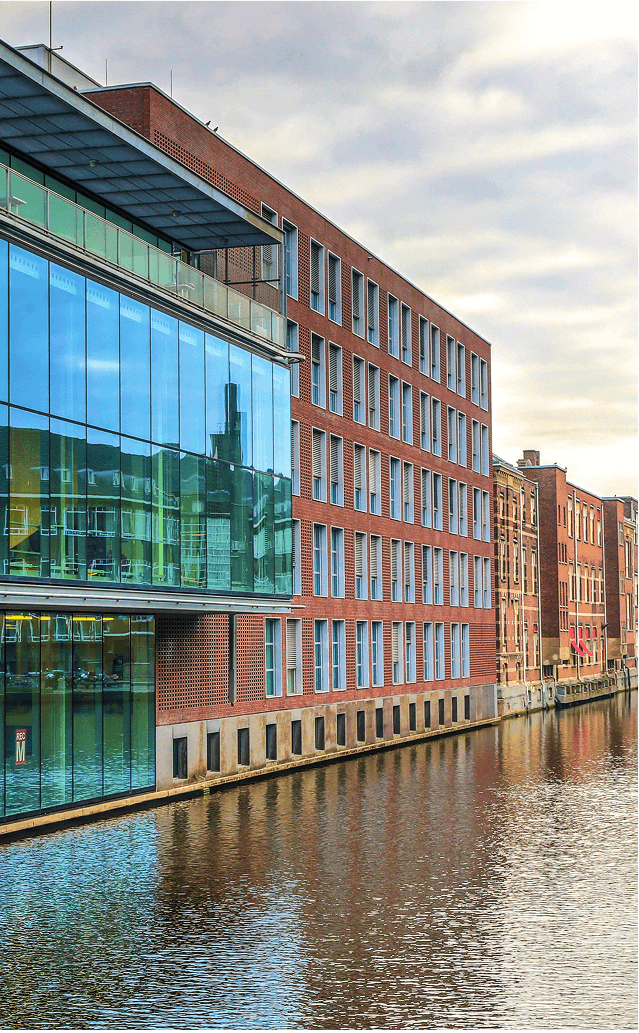 university-of-amsterdam_right-panel