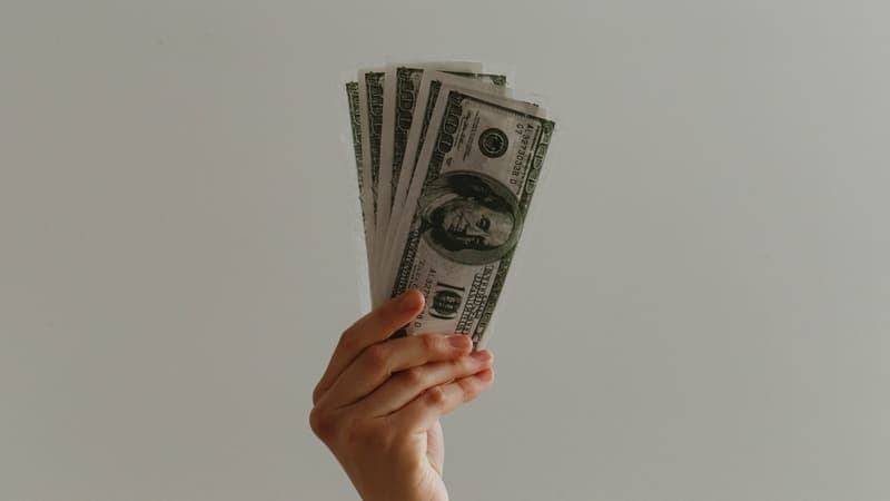 The benefits of graduating from an Ivy League is a higher salary